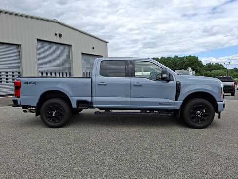 Used 2025 Ford F250 Lariat w/ Black Appearance Package AWD/4WD image 7