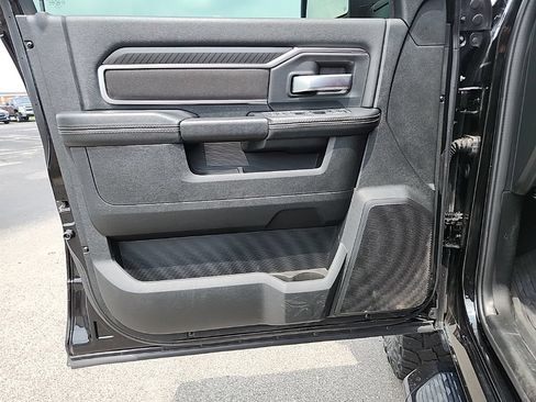Used 2025 RAM 3500 Big Horn AWD/4WD image 30