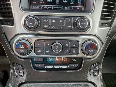 Used 2019 Chevrolet Suburban Premier w/ Premier Plus Edition AWD/4WD image 20