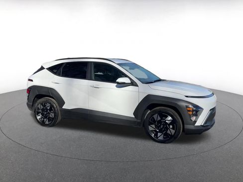 Used 2025 Hyundai Kona SEL image 2