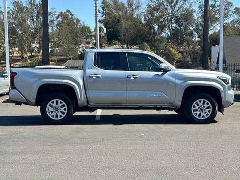 Used 2024 Toyota Tacoma SR5 AWD/4WD image 6