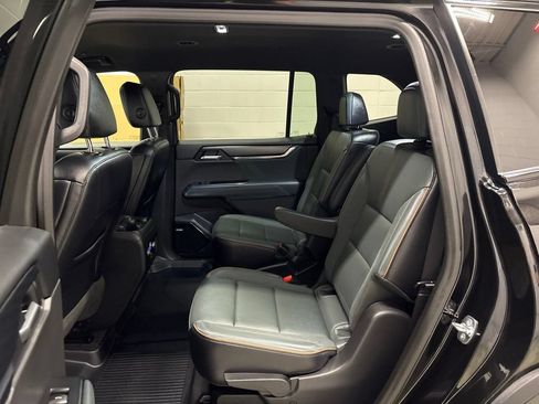 Used 2025 GMC Acadia AT4 w/ LPO, Floor Liner Package AWD/4WD image 31