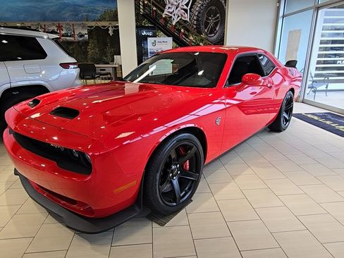 Used 2022 Dodge Challenger SRT Hellcat image 3