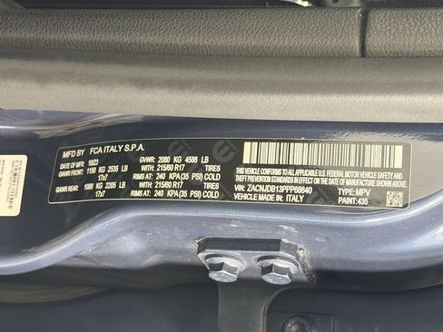Used 2023 Jeep Renegade Latitude AWD/4WD image 31