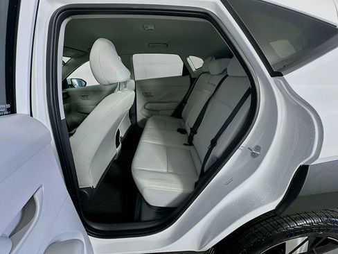 Used 2025 Hyundai Kona SEL AWD/4WD image 30