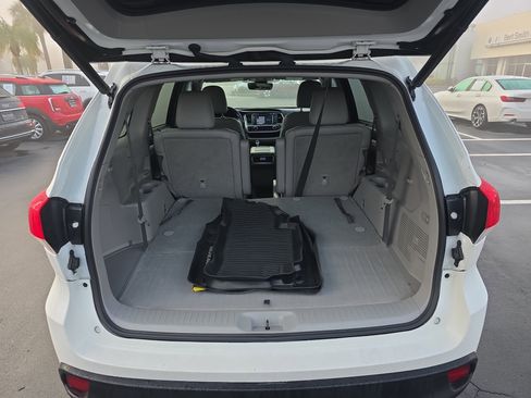 Used 2019 Toyota Highlander AWD V6 image 8