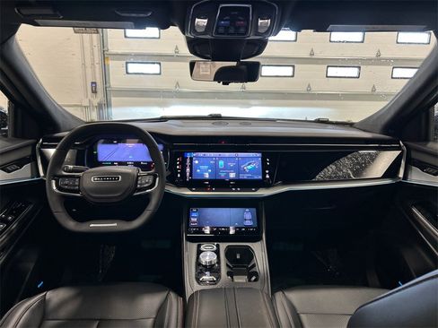 Used 2024 Jeep Wagoneer Launch Edition image 30