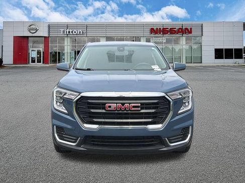Used 2024 GMC Terrain SLE AWD/4WD image 2