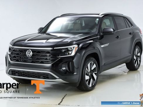 Used 2025 Volkswagen Atlas Cross Sport SE w/ Panoramic Sunroof Package image 40