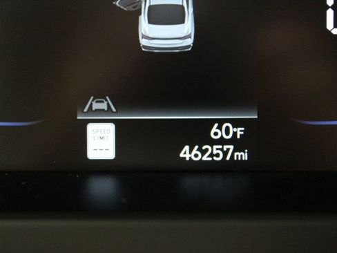 Used 2025 Hyundai Elantra Sport image 33