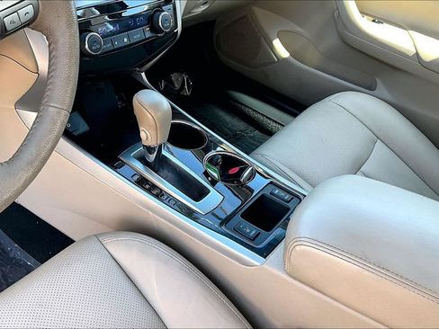 Used 2015 Nissan Altima 2.5 SL w/ Technology Package FWD image 11