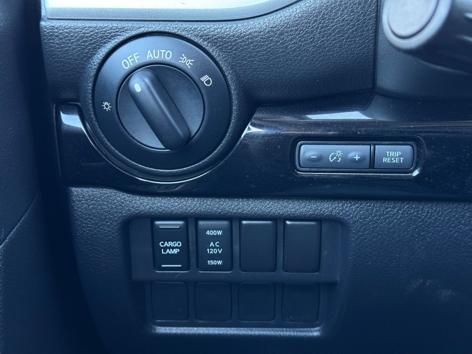 Used 2021 Nissan Titan SV w/ SV Convenience Package RWD image 14