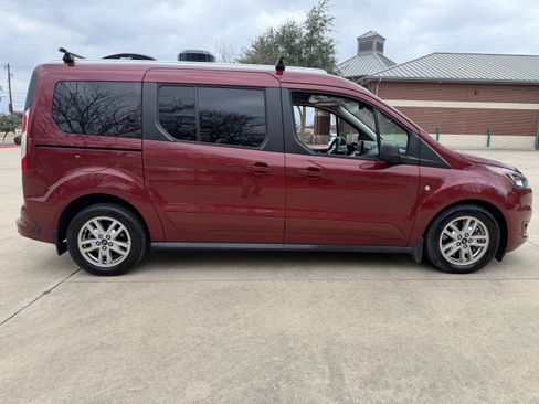 Used 2020 Ford Transit Connect XLT image 8