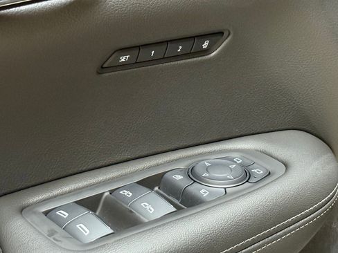 New 2025 Cadillac XT6 Luxury image 23