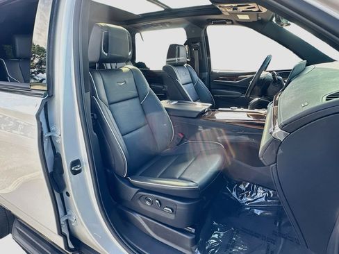 Used 2024 Cadillac Escalade Premium Luxury w/ LPO, Floor Liner Package AWD/4WD image 31