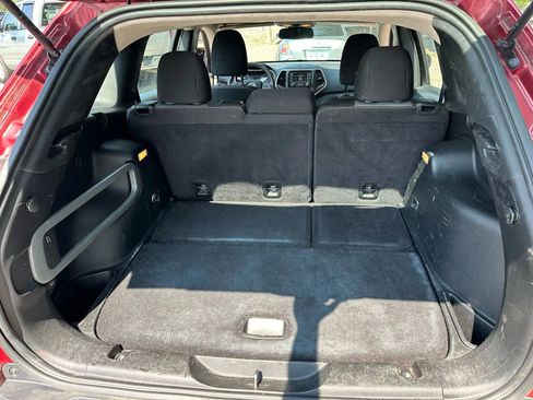 Used 2014 Jeep Cherokee Sport image 10