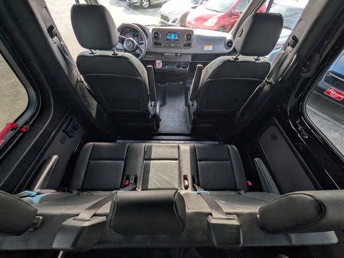 Used 2024 Mercedes-Benz Sprinter 2500 image 13