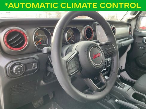 Used 2023 Jeep Gladiator Sport image 21