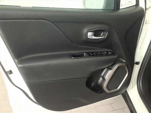 Certified 2022 Jeep Renegade Limited image 10