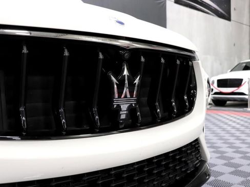 Used 2022 Maserati Levante Modena image 14