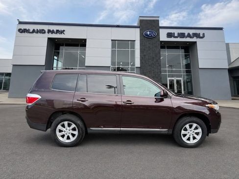 Used 2012 Toyota Highlander 4WD w/ Tow Pkg image 4