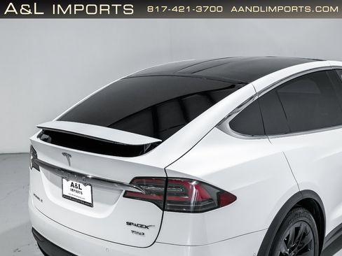 Used 2018 Tesla Model X 75D image 33