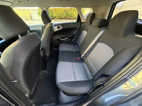 Used 2023 Kia Soul LX w/ Option Group 015 FWD image 11