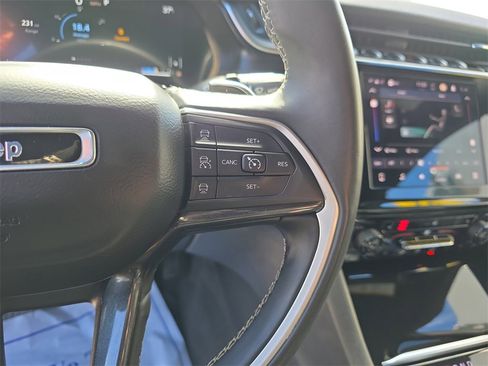 Used 2021 Jeep Grand Cherokee L Laredo image 23