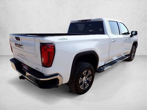 Used 2022 GMC Sierra 1500 SLT AWD/4WD image 4