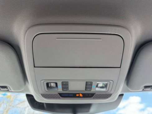 Used 2023 Ford Explorer XLT w/ Equipment Group 202A AWD/4WD image 37