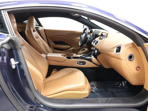 Used 2019 Aston Martin V8 Vantage Coupe RWD image 62