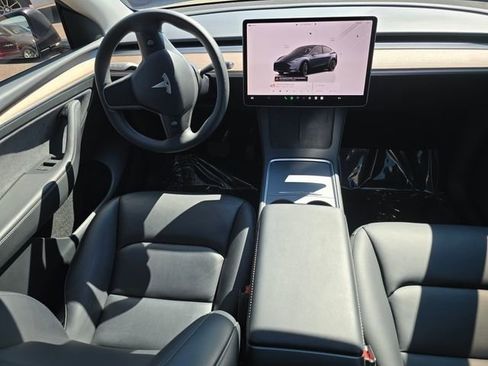 Used 2024 Tesla Model Y Long Range AWD/4WD image 32