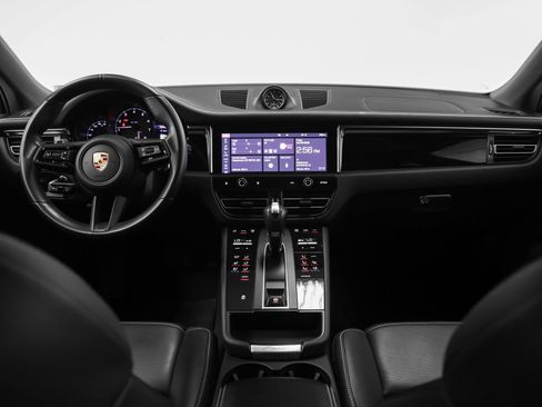 Certified 2023 Porsche Macan image 29