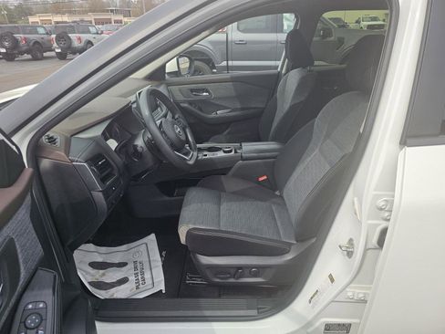 Used 2023 Nissan Rogue SV image 19