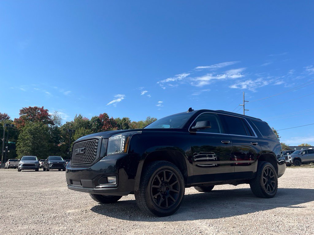 Used 2017 GMC Yukon Denali w/ Enhanced Security Package AWD/4WD image 2