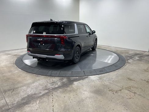 New 2026 Kia Carnival image 5