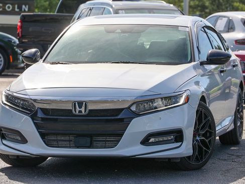 Used 2019 Honda Accord Touring image 17
