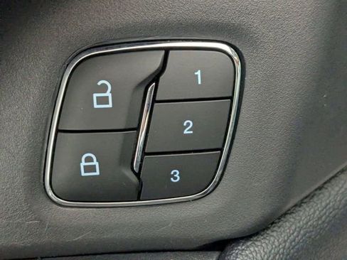 Used 2024 Ford Expedition Max XLT image 11