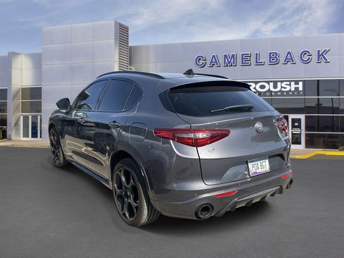 Used 2022 Alfa Romeo Stelvio Veloce AWD/4WD image 7