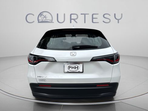 Certified 2024 Honda HR-V LX image 6