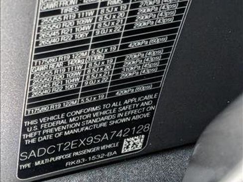 Certified 2025 Jaguar F-PACE R-Dynamic S AWD/4WD image 27
