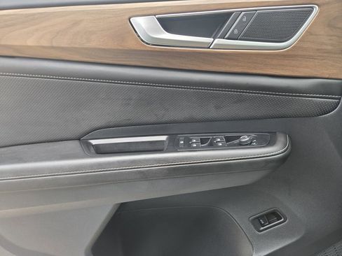 Used 2025 Volkswagen Atlas SE FWD image 25