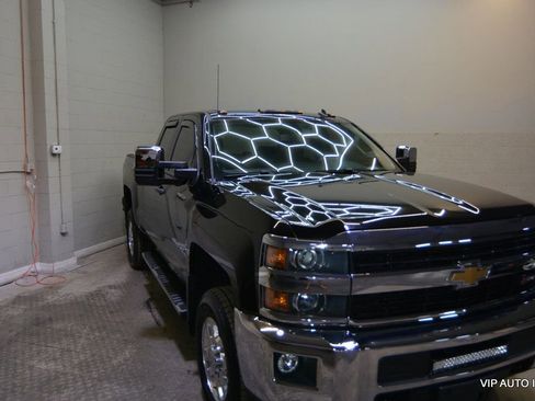 Used 2015 Chevrolet Silverado 2500 LT w/ LT Convenience Package AWD/4WD image 16