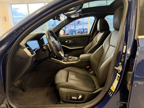 Used 2020 BMW 330i xDrive Sedan w/ Premium Package image 28