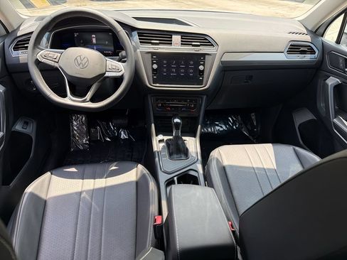 Used 2022 Volkswagen Tiguan SE FWD image 14