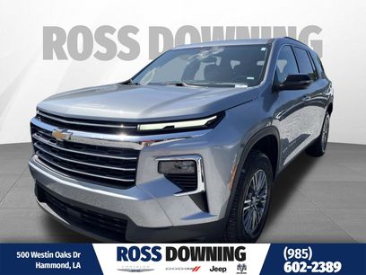 Used 2025 Chevrolet Traverse LT