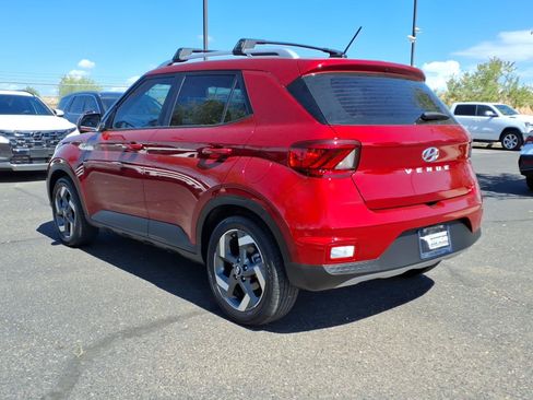 Certified 2024 Hyundai Venue Limited FWD image 4