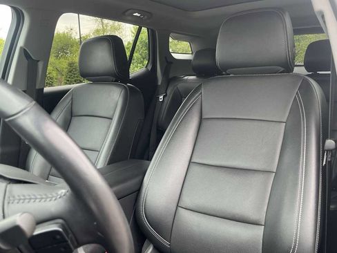 Used 2022 GMC Terrain SLT w/ Infotainment Package II AWD/4WD image 30