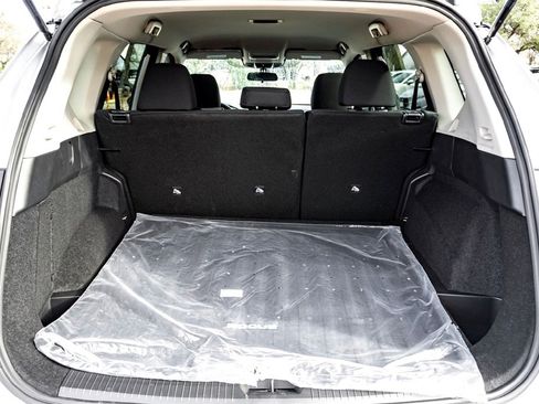 Used 2025 Nissan Rogue S image 30