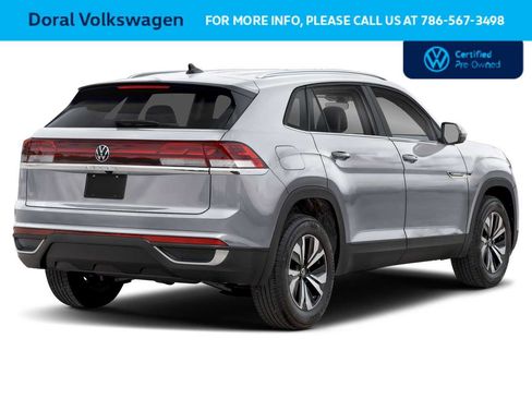 Used 2024 Volkswagen Atlas Cross Sport SE w/ Panoramic Sunroof Package FWD image 2